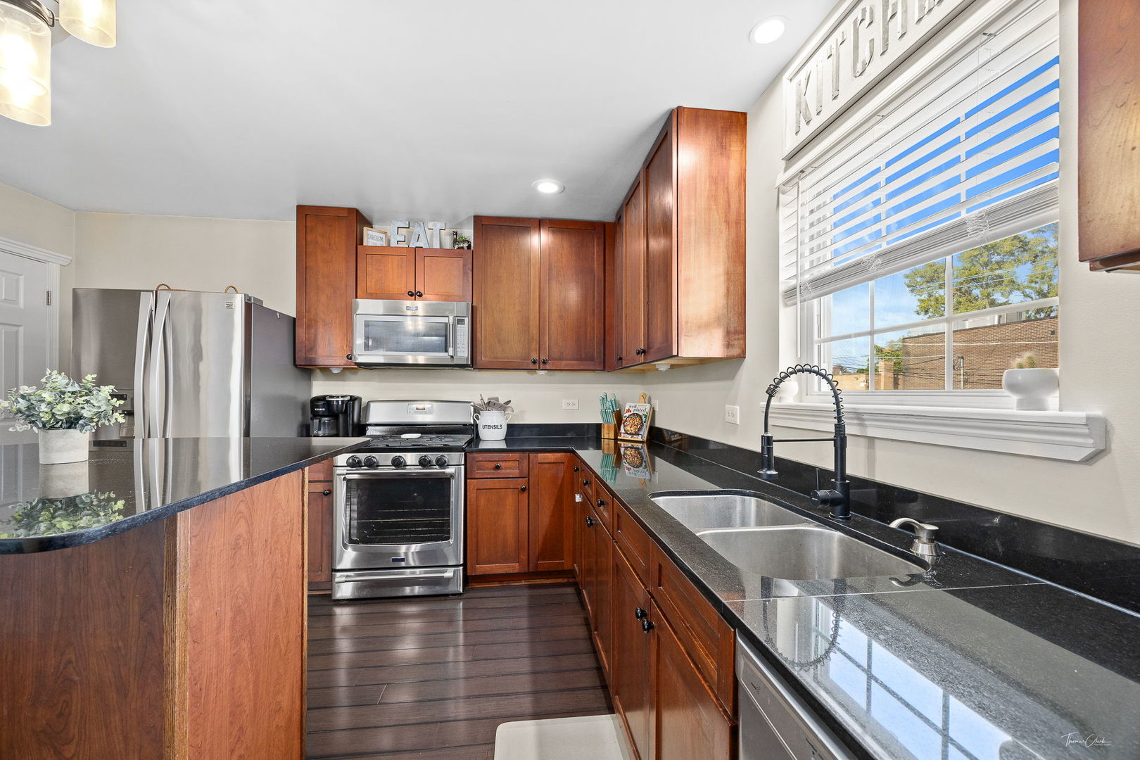 4339 Linscott Avenue, Downers Grove, IL 60515