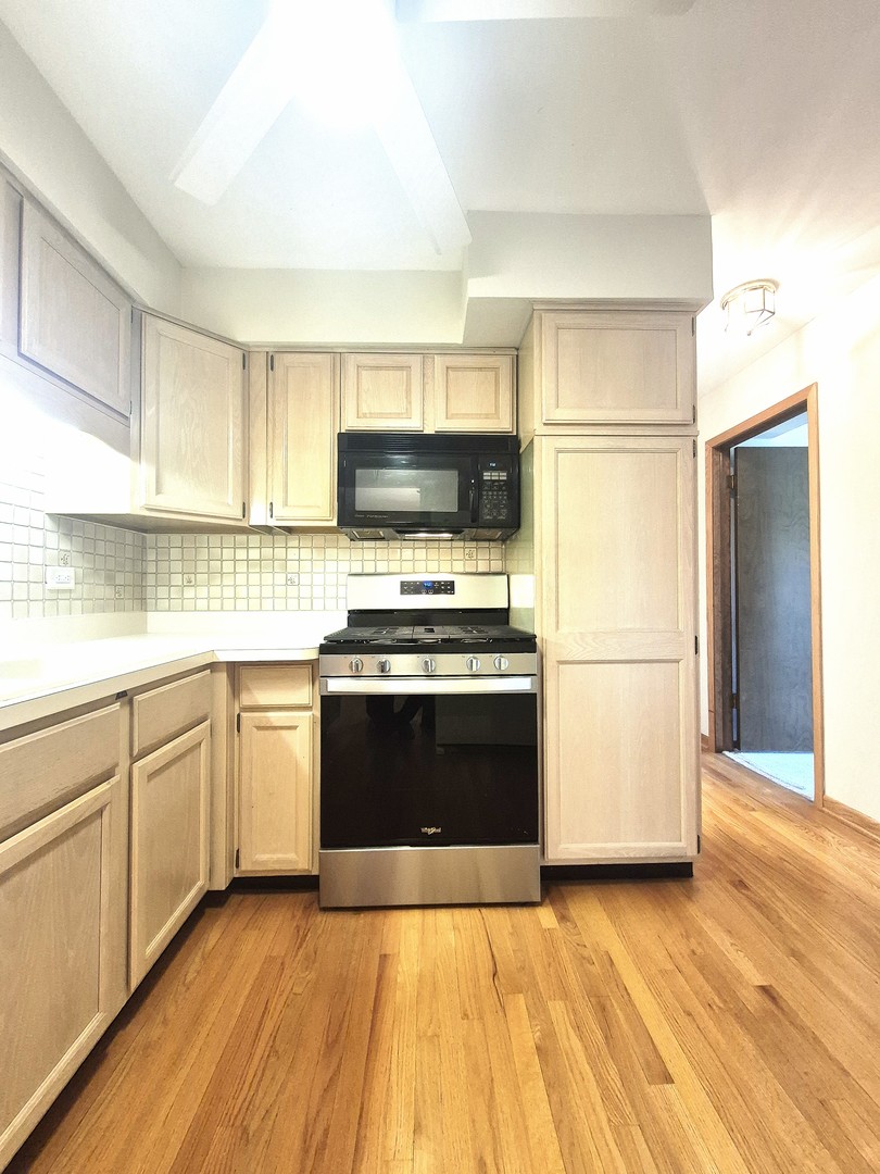 5715 Park Place #J2, Crestwood, IL 60418