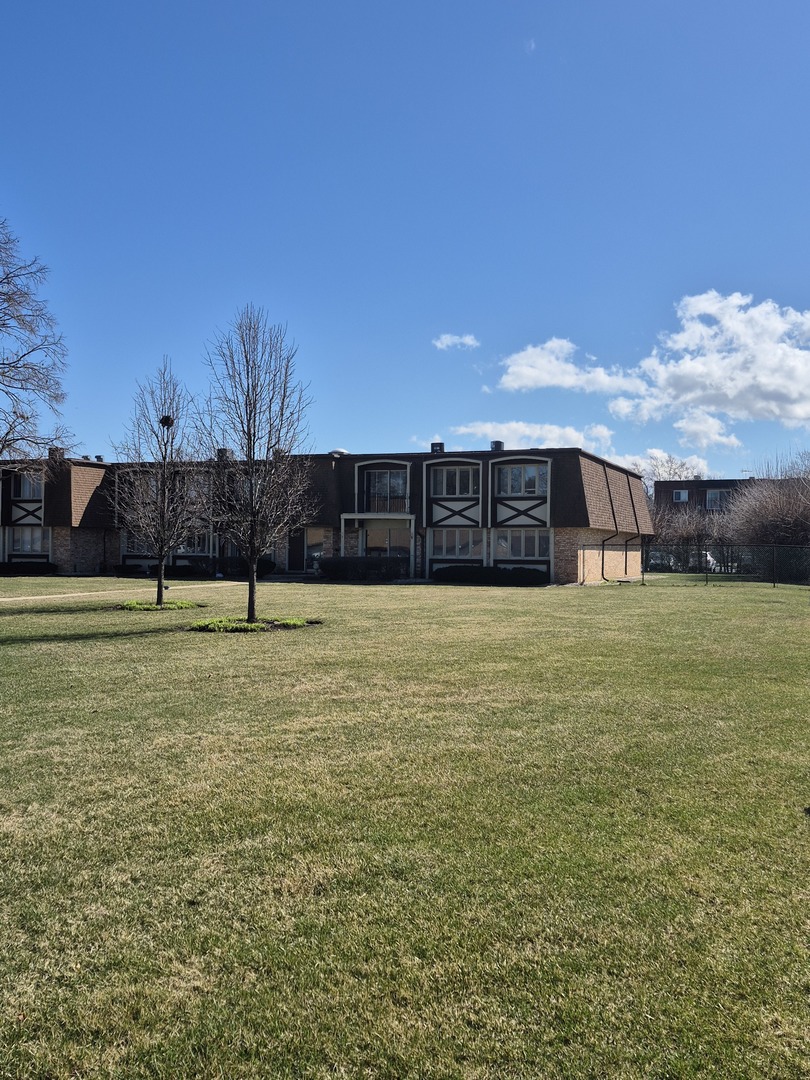 5715 Park Place #J2, Crestwood, IL 60418