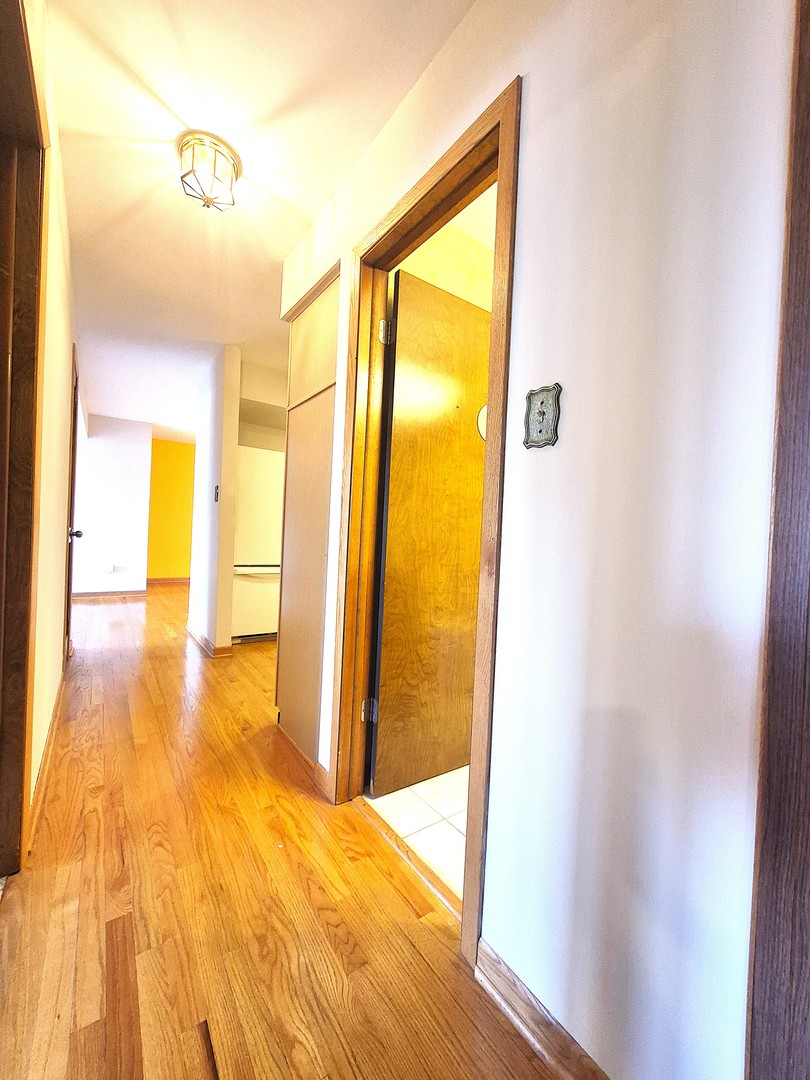 5715 Park Place #J2, Crestwood, IL 60418