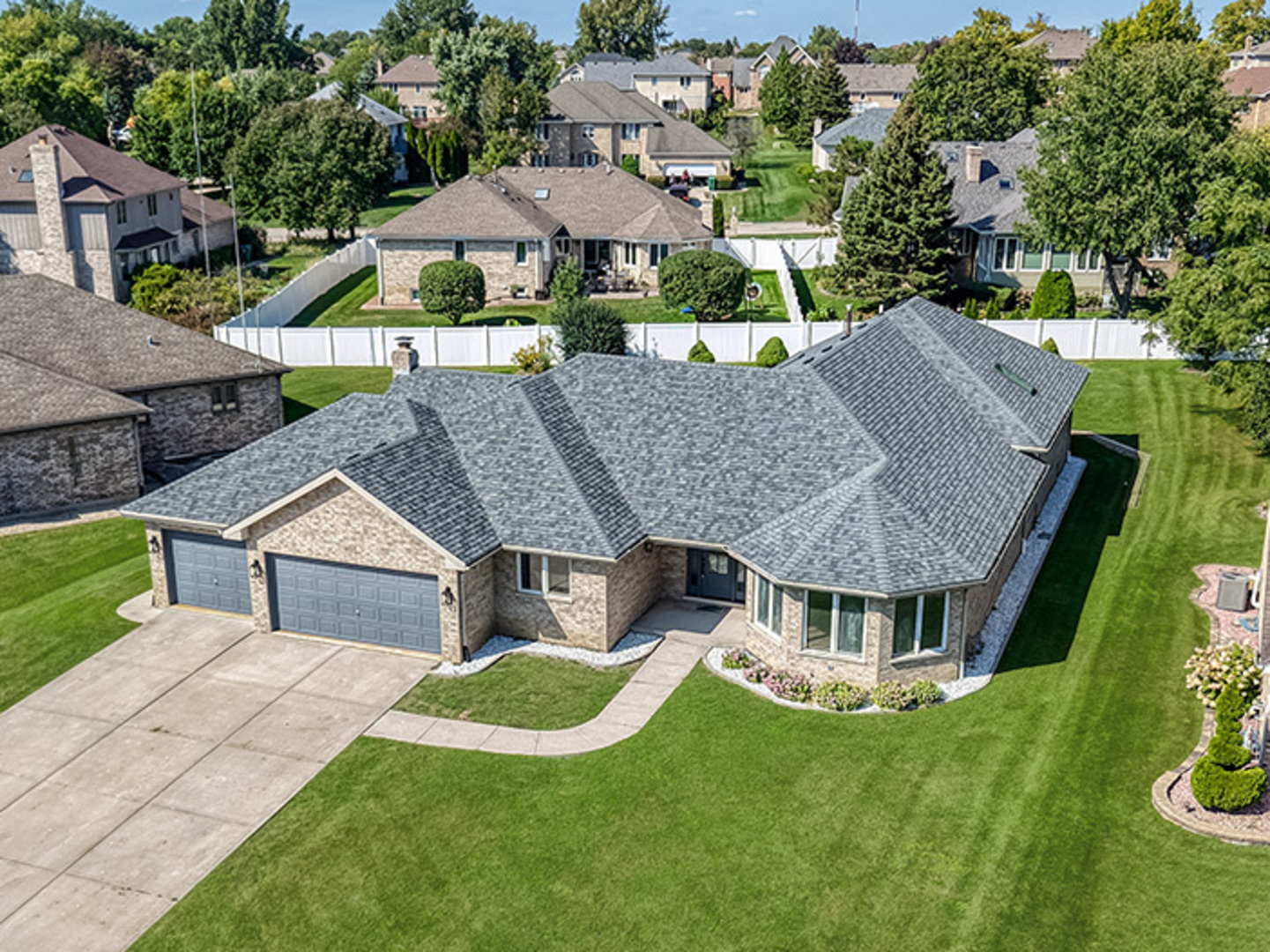 13132 W Beaver Lake Drive, Homer Glen, IL 60491