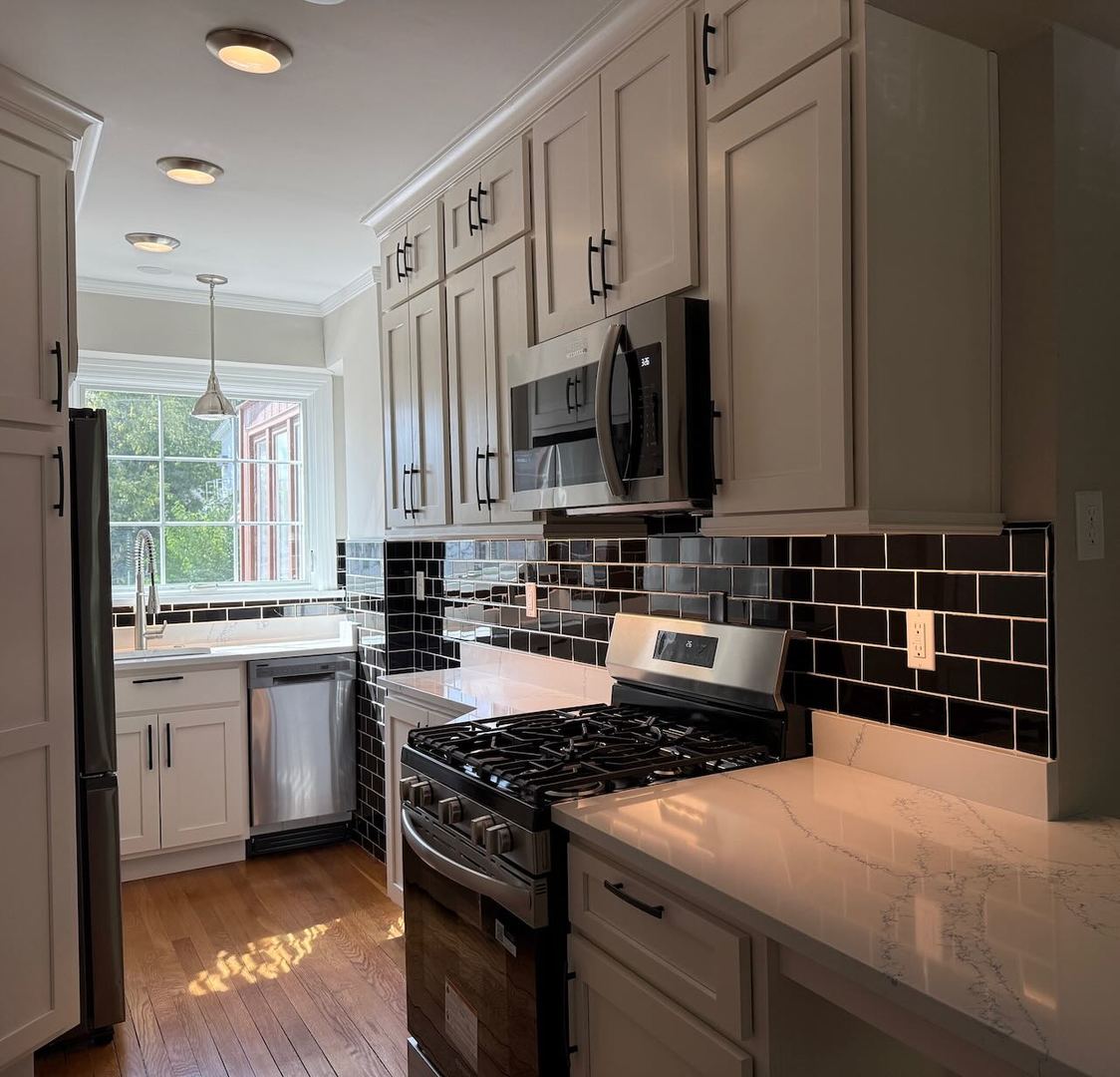 305 N Prairie Street #7, Champaign, IL 61820