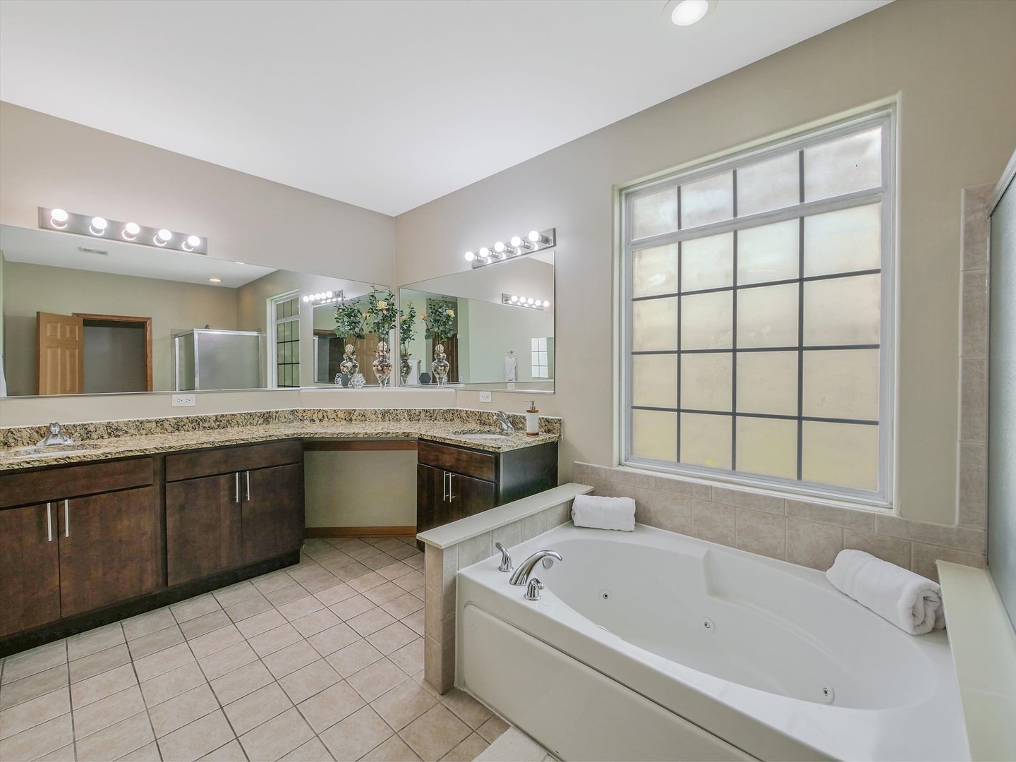 402 S Palmer Drive, Bolingbrook, IL 60490