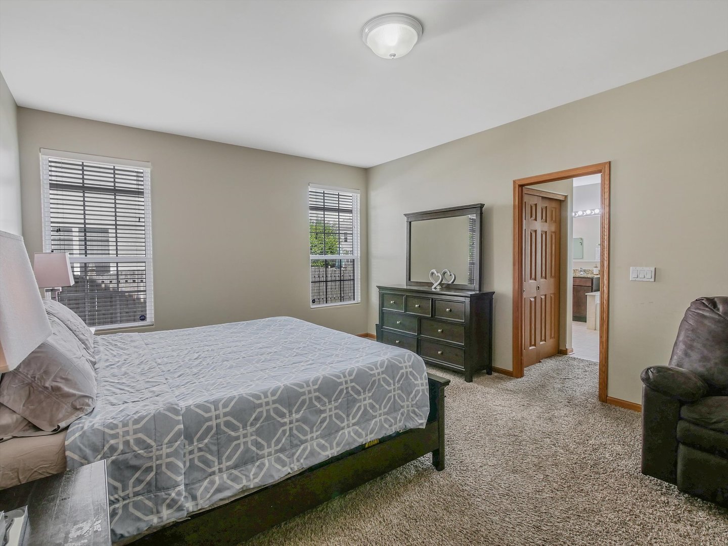 402 S Palmer Drive, Bolingbrook, IL 60490