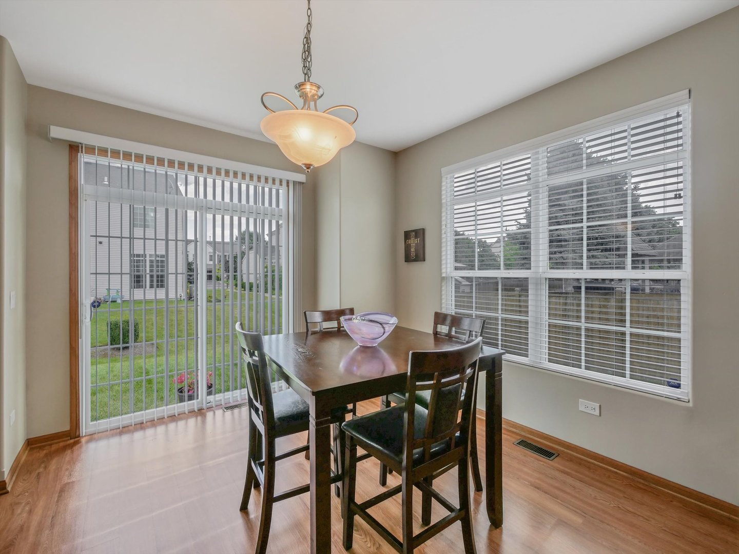 402 S Palmer Drive, Bolingbrook, IL 60490