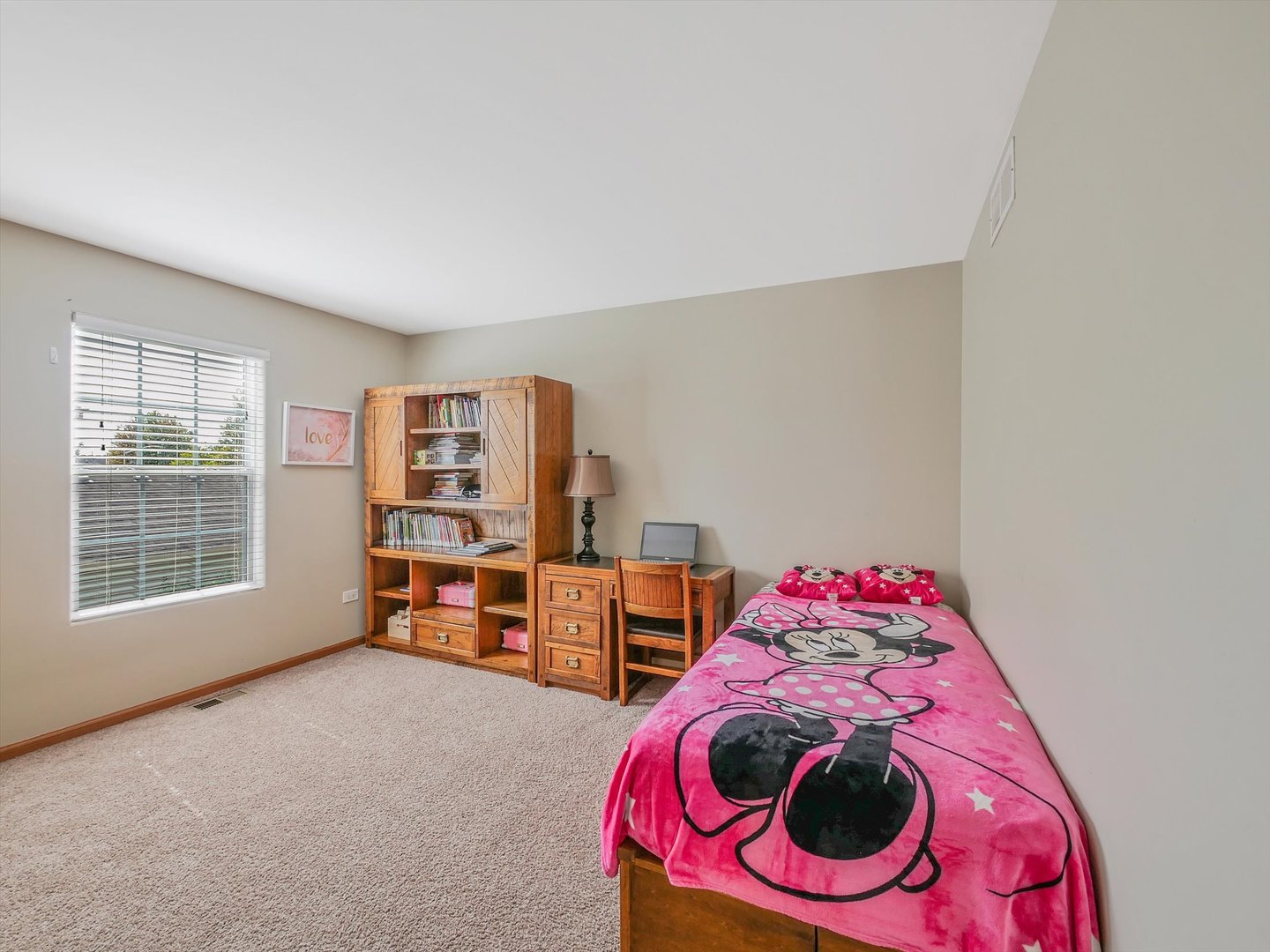 402 S Palmer Drive, Bolingbrook, IL 60490