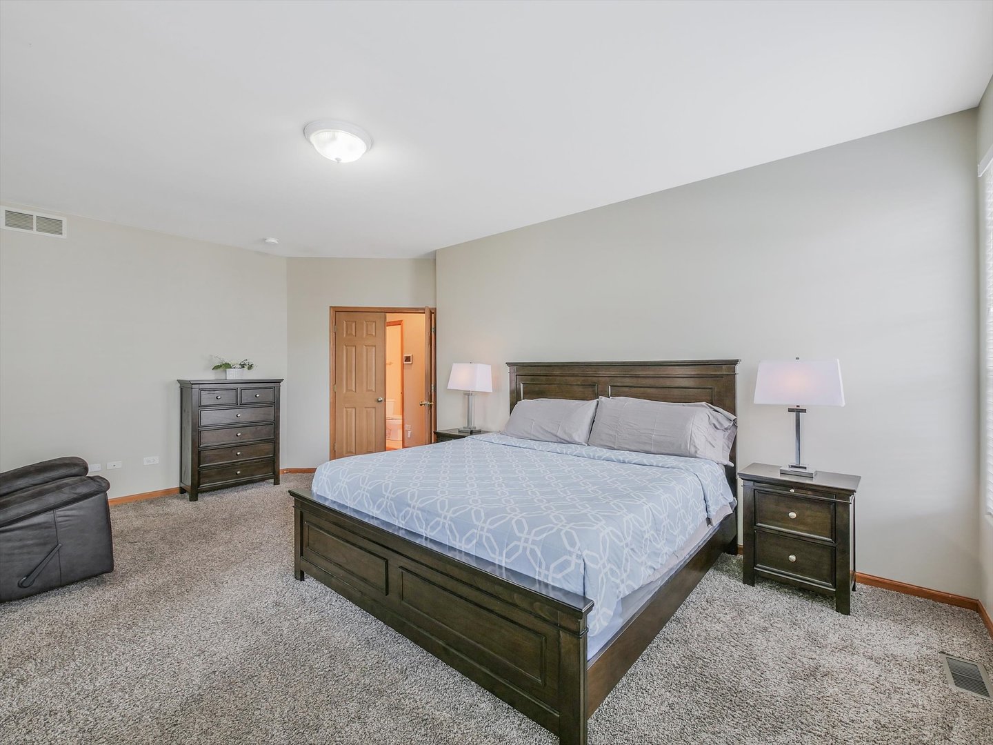 402 S Palmer Drive, Bolingbrook, IL 60490