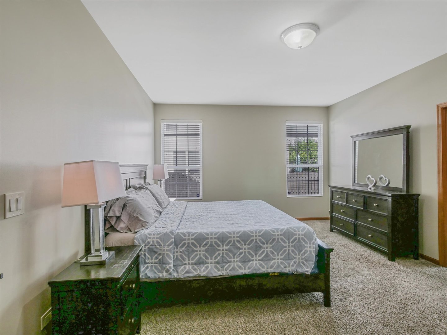 402 S Palmer Drive, Bolingbrook, IL 60490