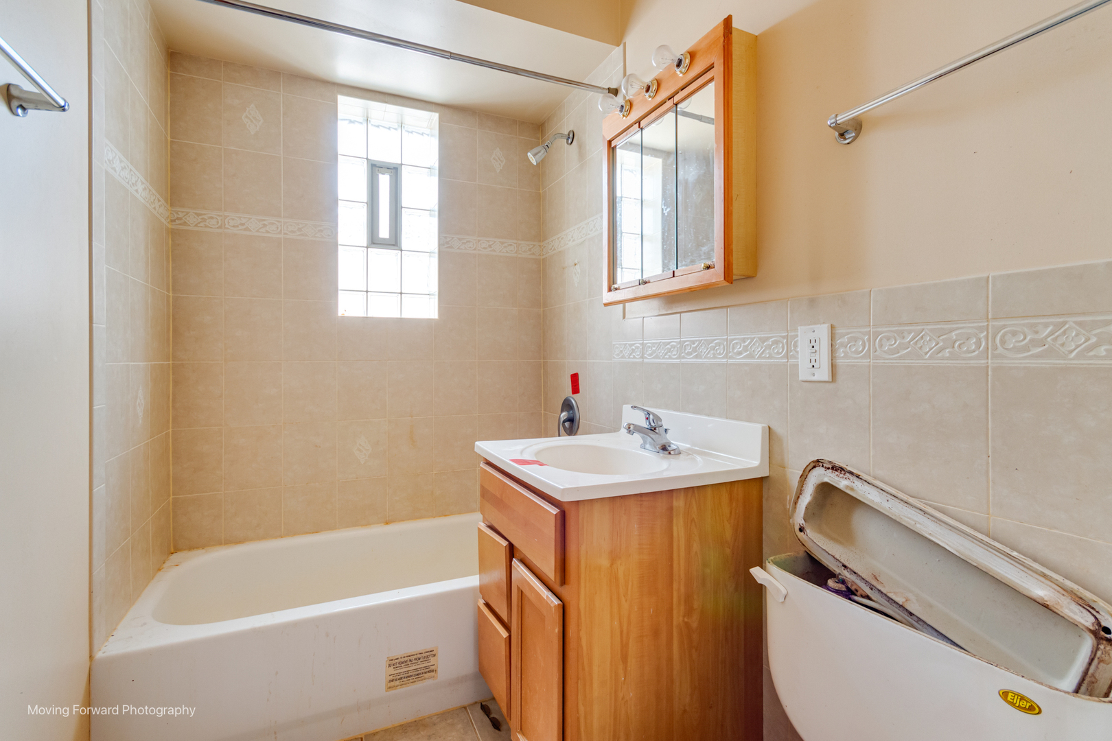 4540 S Leclaire Avenue, Chicago, IL 60638