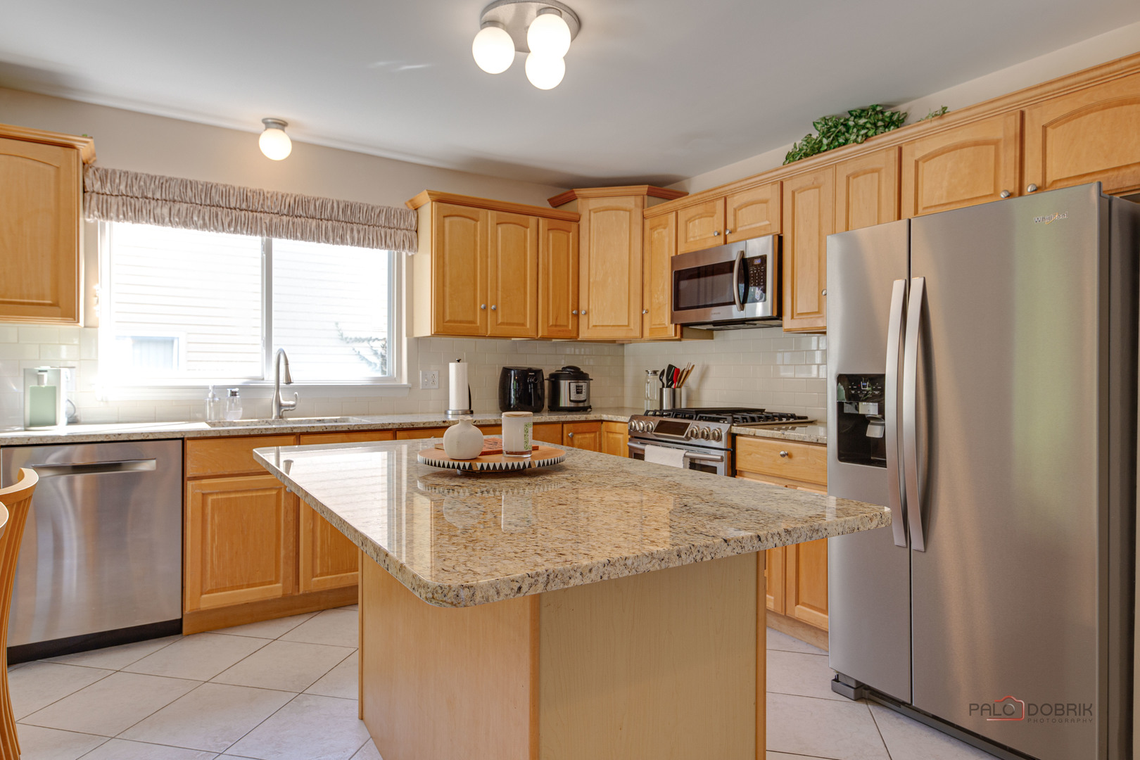 4482 W TUCKER Lane, Waukegan, IL 60085