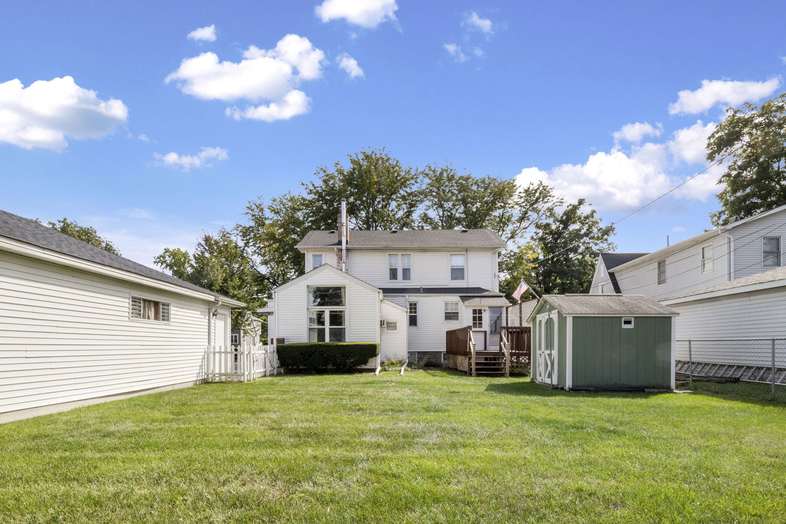964 Woodlawn Avenue, Des Plaines, IL 60016