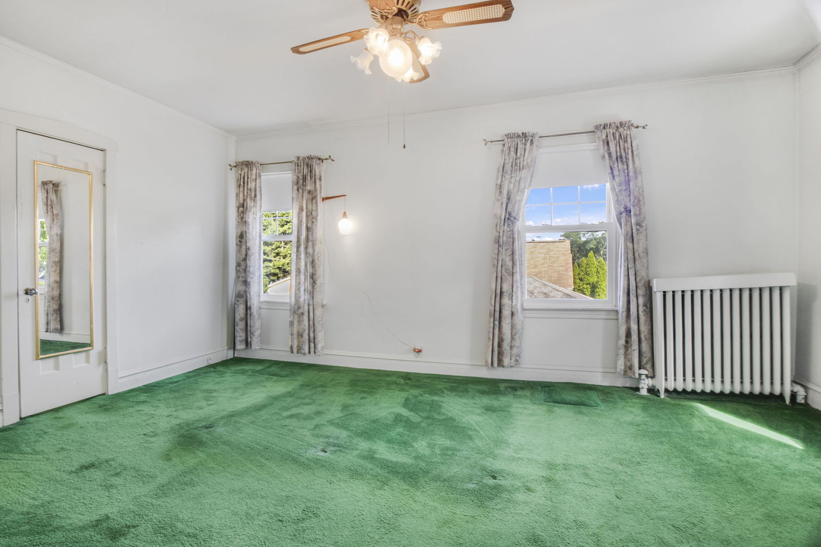 964 Woodlawn Avenue, Des Plaines, IL 60016