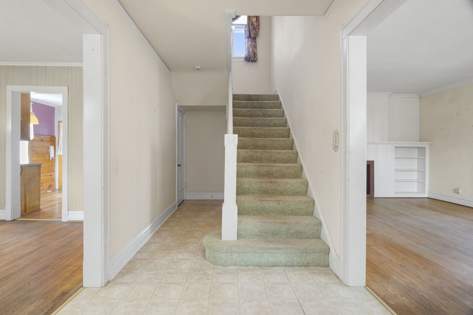 964 Woodlawn Avenue, Des Plaines, IL 60016