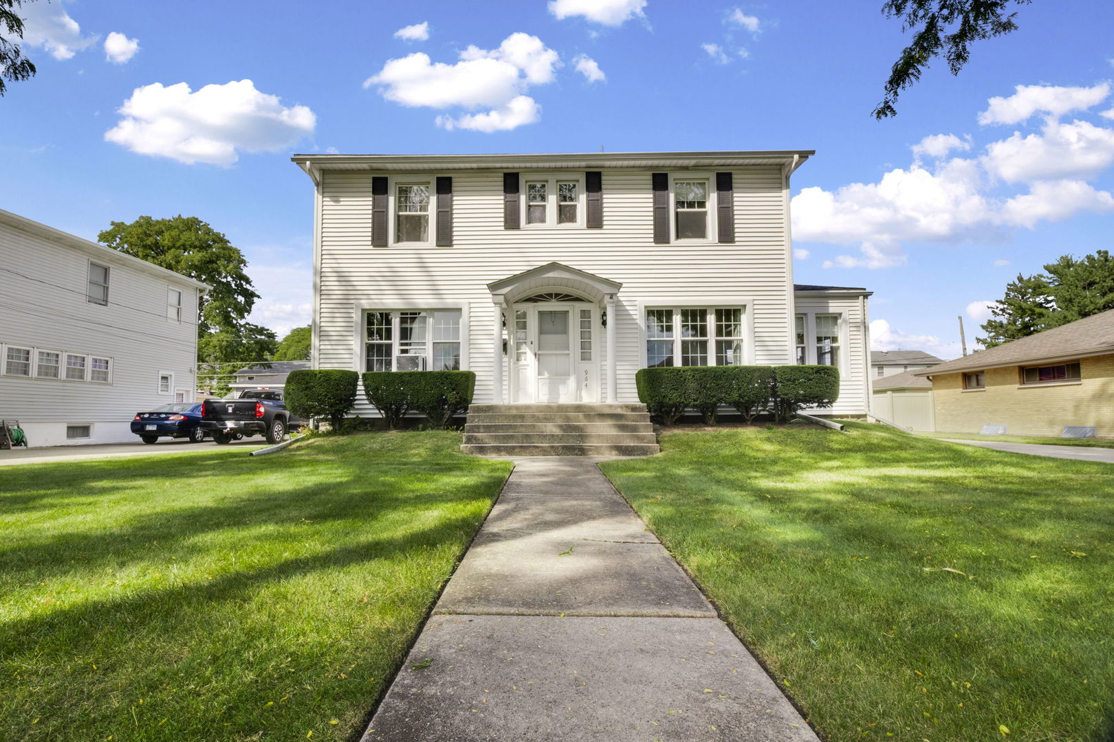 964 Woodlawn Avenue, Des Plaines, IL 60016