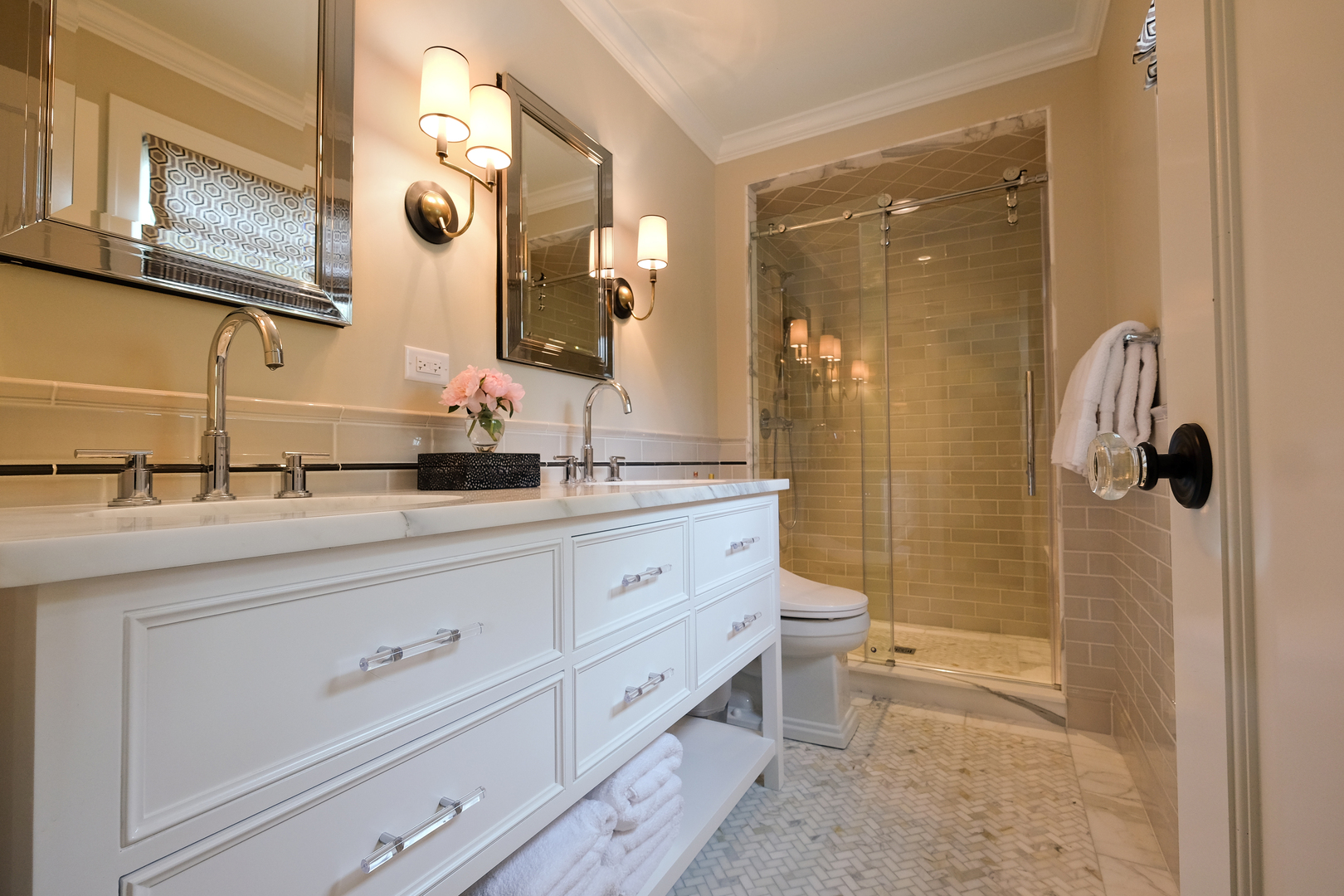 567 Deerpath Road, Glen Ellyn, IL 60137