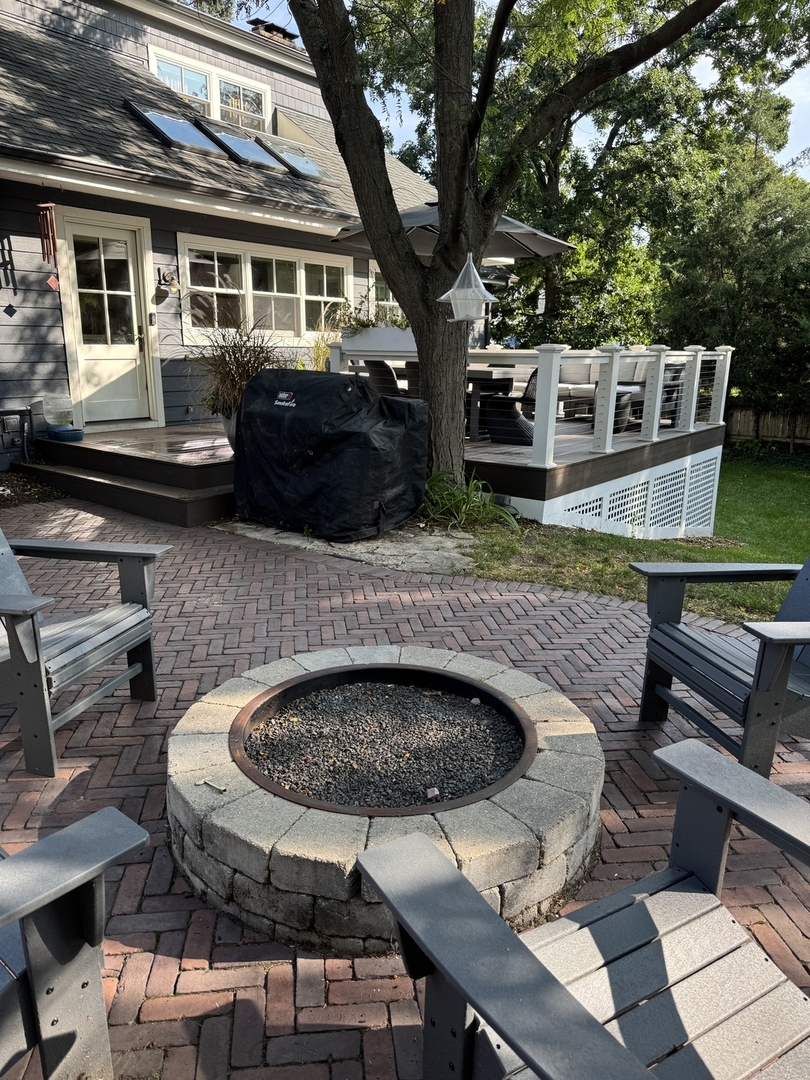 567 Deerpath Road, Glen Ellyn, IL 60137