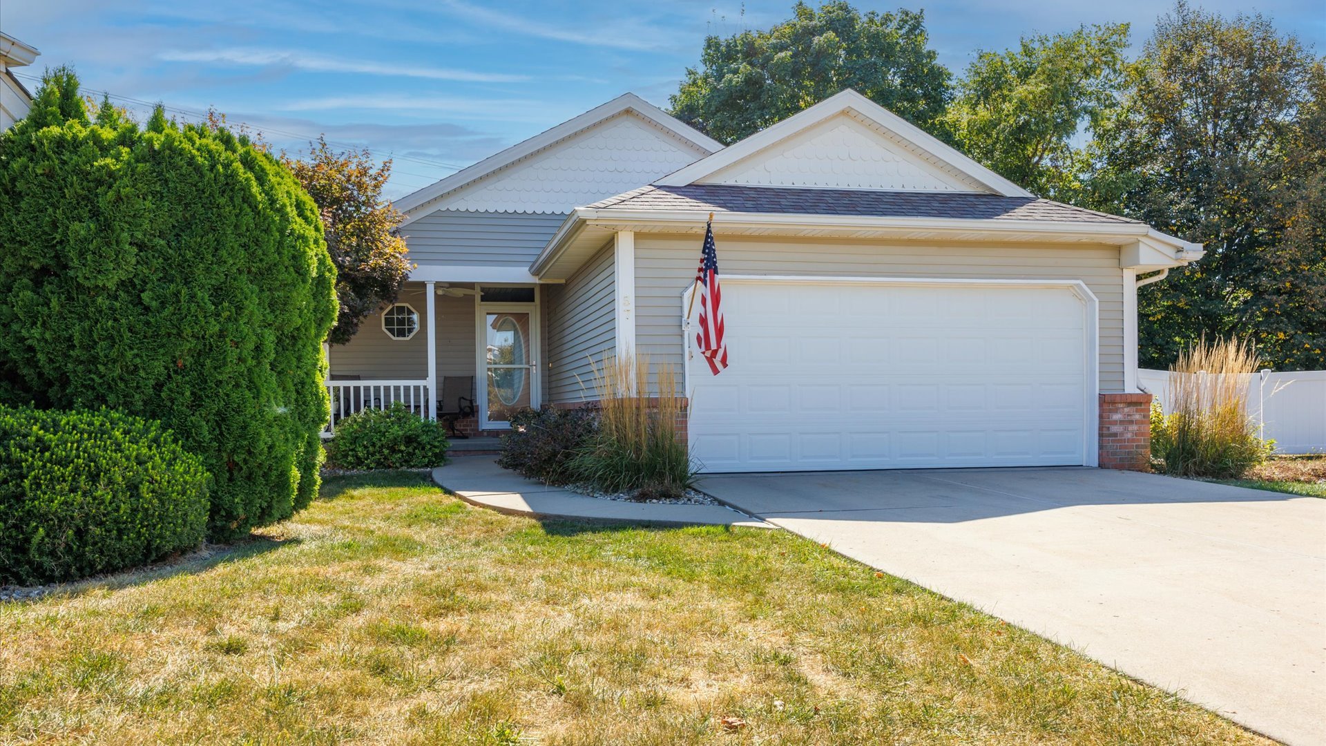 57 Astoria Way, Bloomington, IL 61704