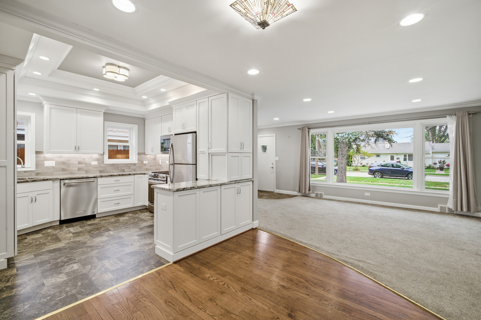 514 S 4th Avenue, Des Plaines, IL 60016