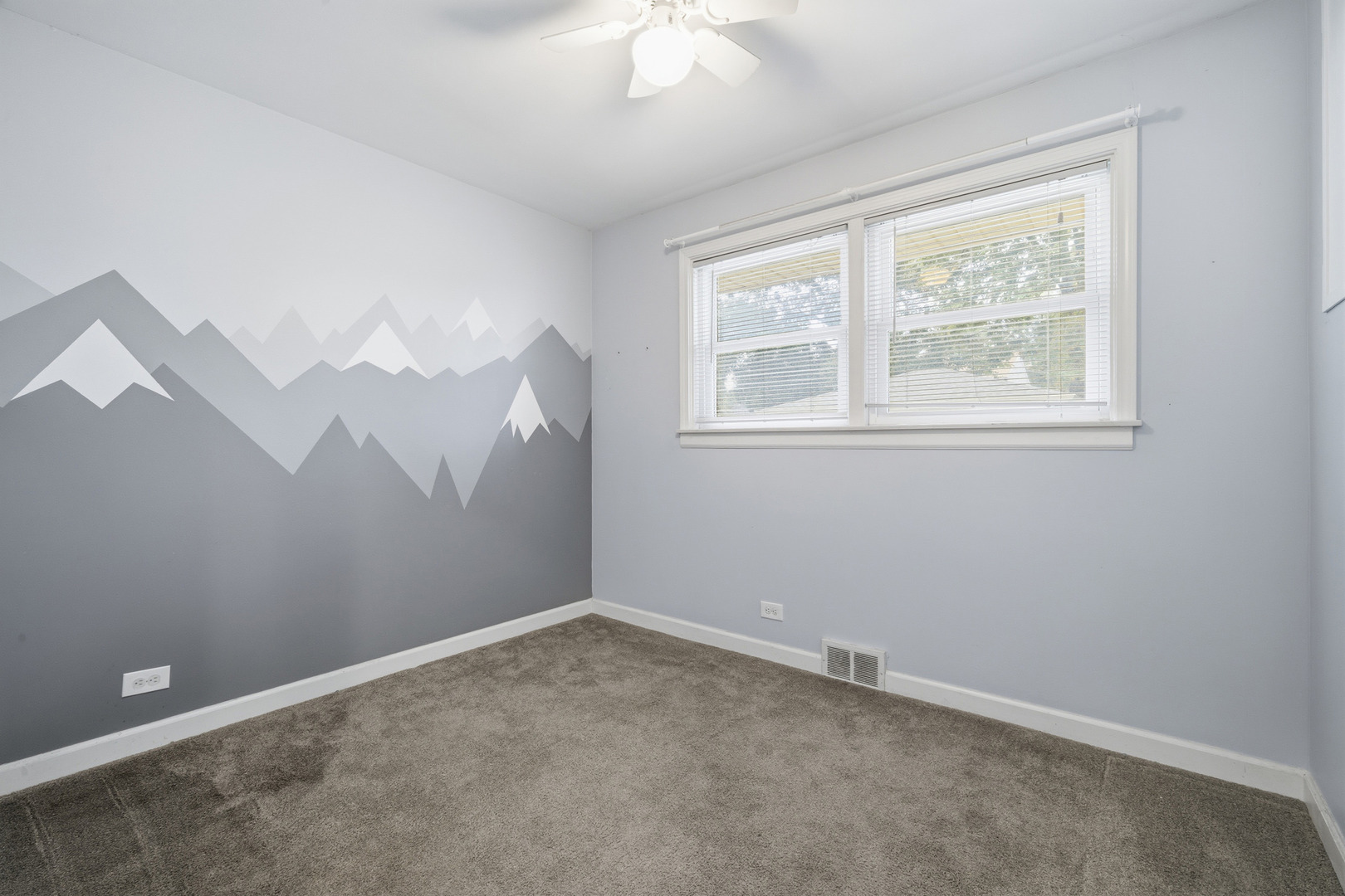 514 S 4th Avenue, Des Plaines, IL 60016