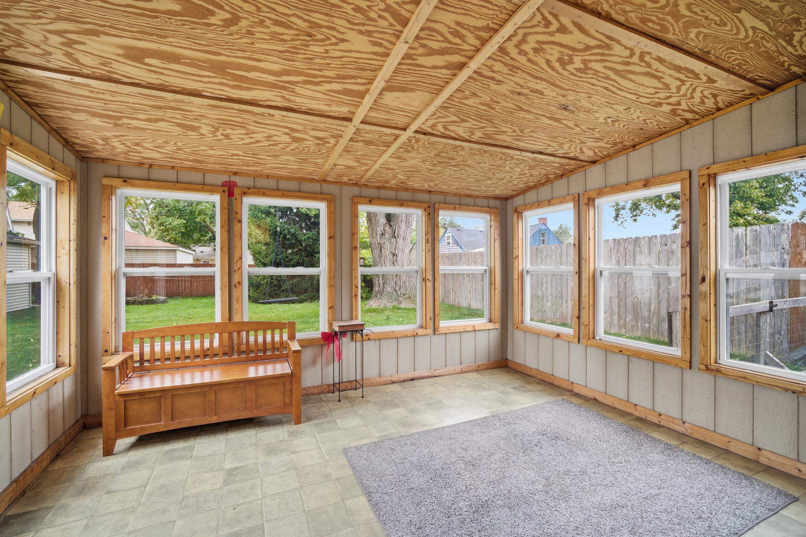 514 S 4th Avenue, Des Plaines, IL 60016