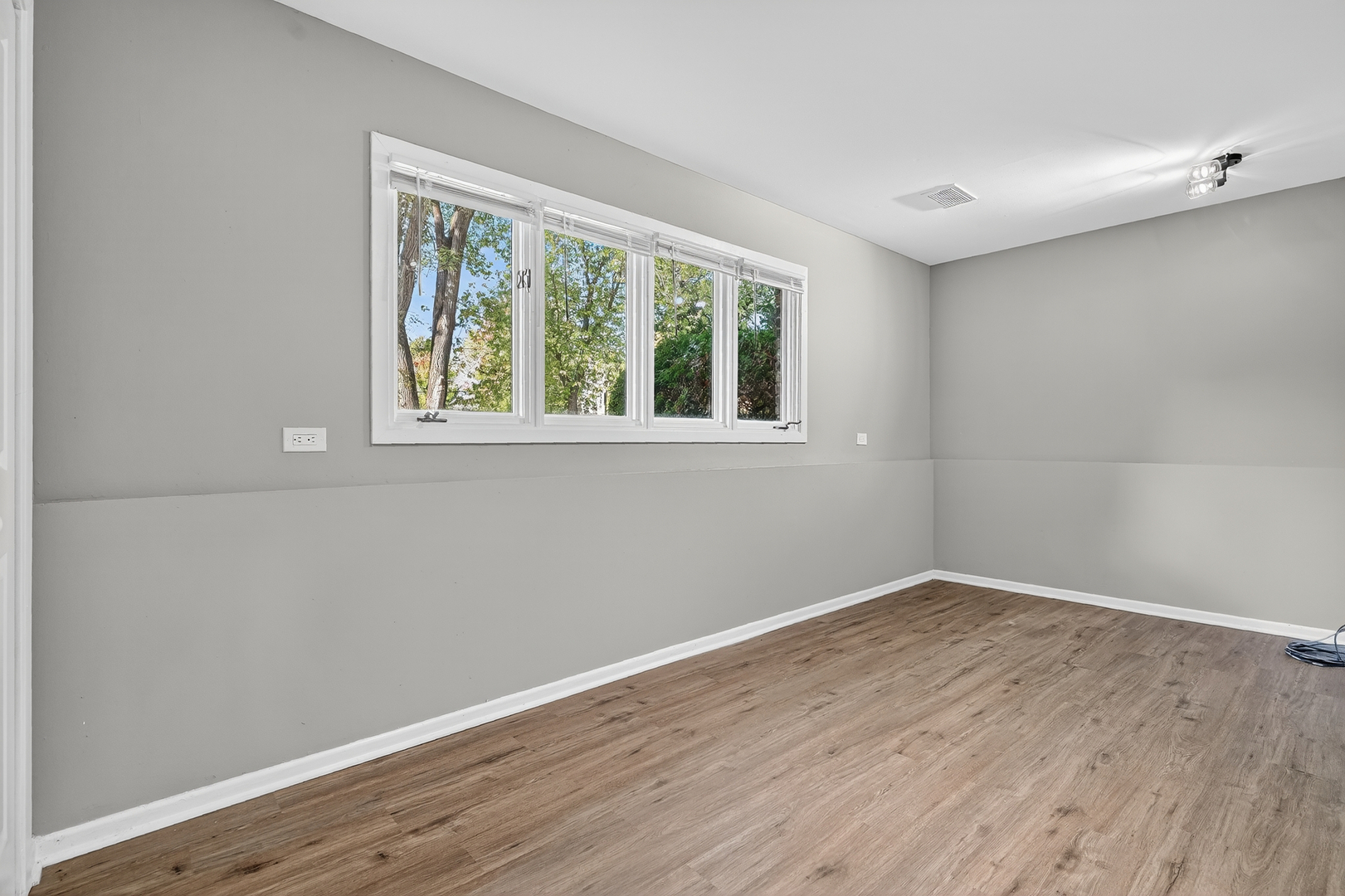 1245 WINAKI Trail, Algonquin, IL 60102