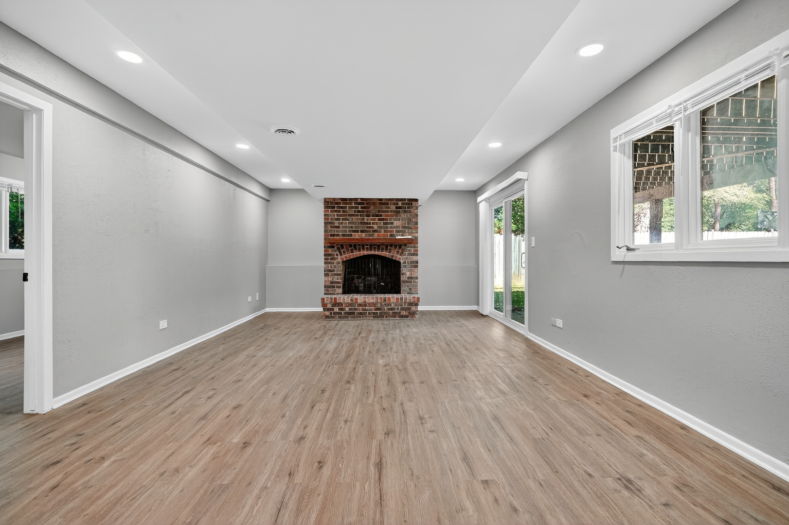 1245 WINAKI Trail, Algonquin, IL 60102