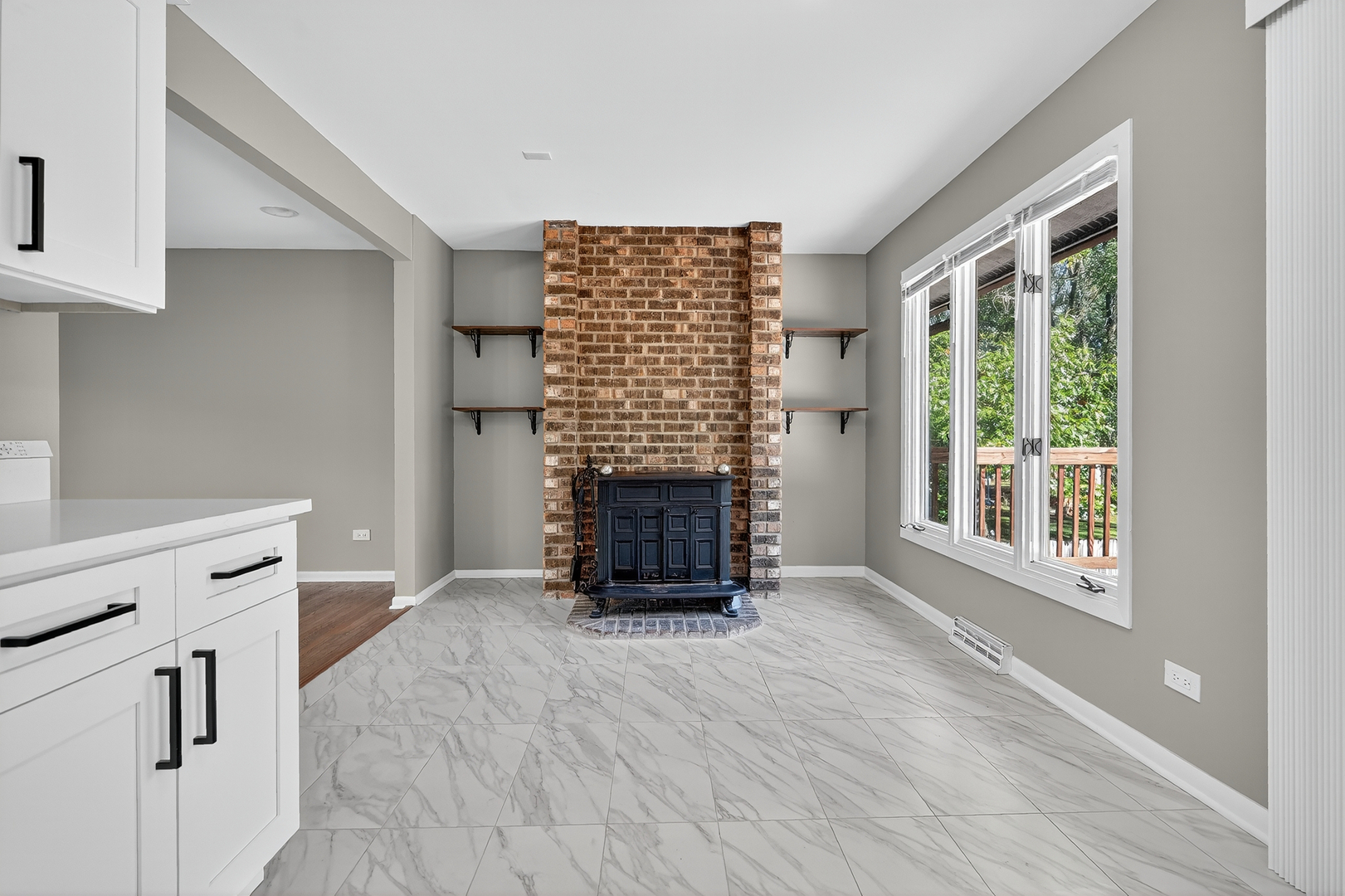 1245 WINAKI Trail, Algonquin, IL 60102