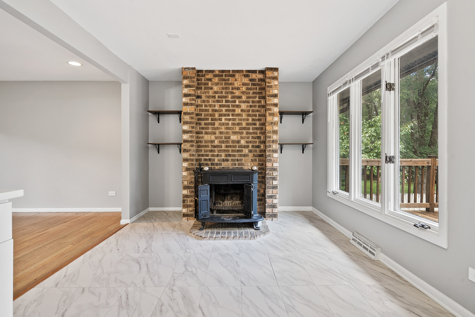 1245 WINAKI Trail, Algonquin, IL 60102