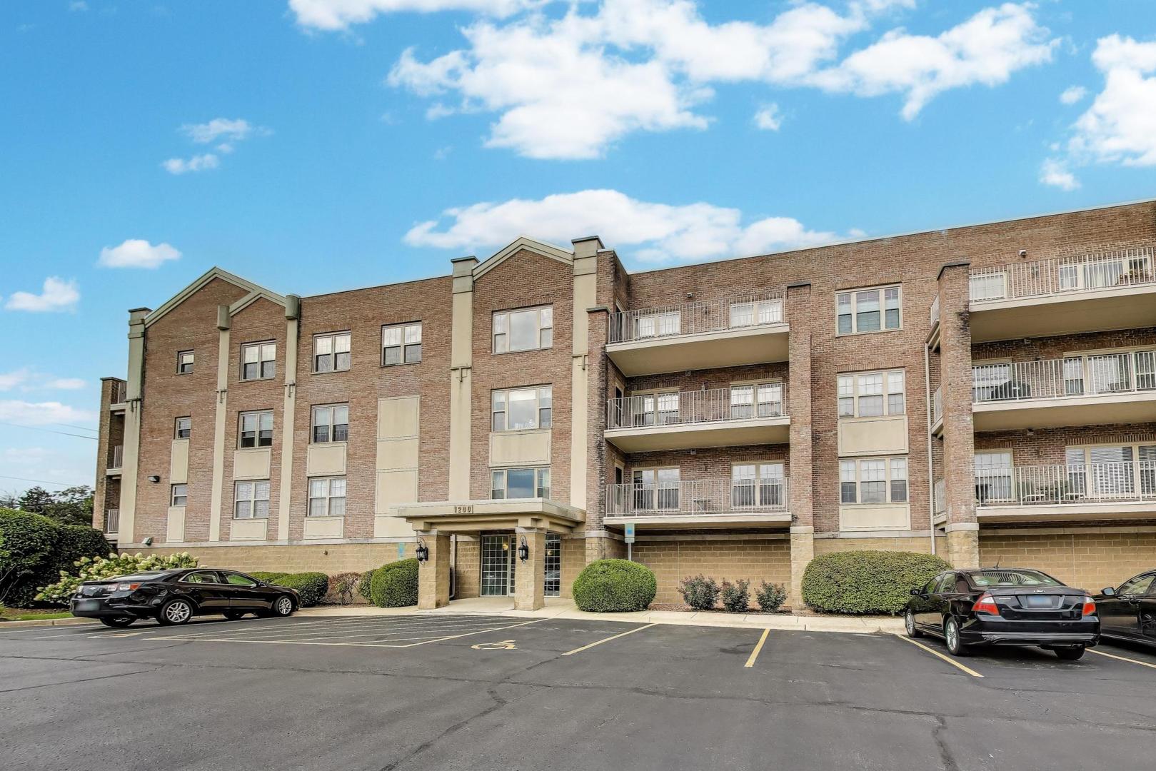1200 S Prospect Avenue #108, Elmhurst, IL 60126