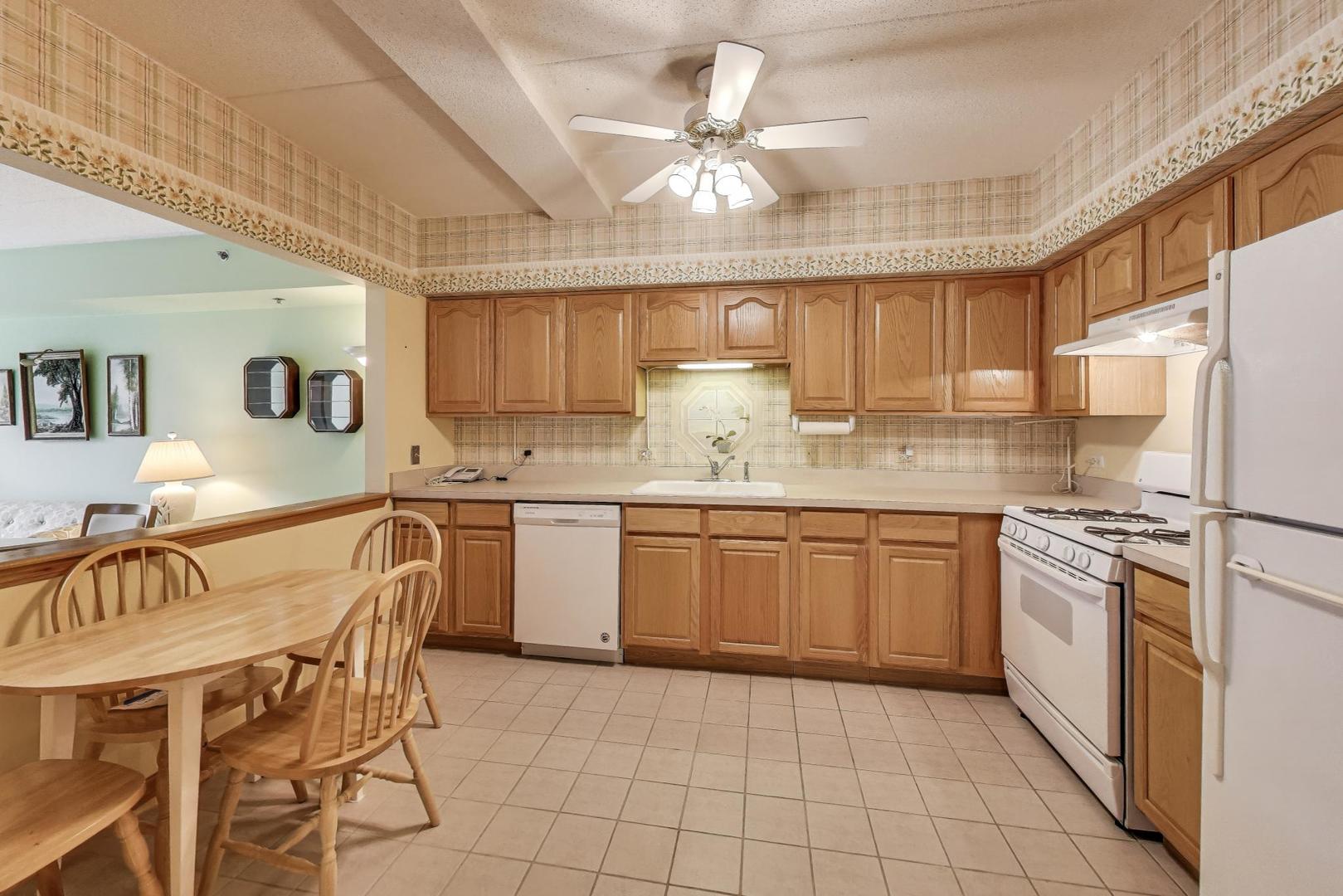 1200 S Prospect Avenue #108, Elmhurst, IL 60126