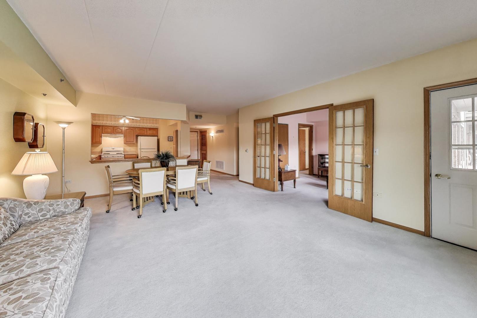 1200 S Prospect Avenue #108, Elmhurst, IL 60126