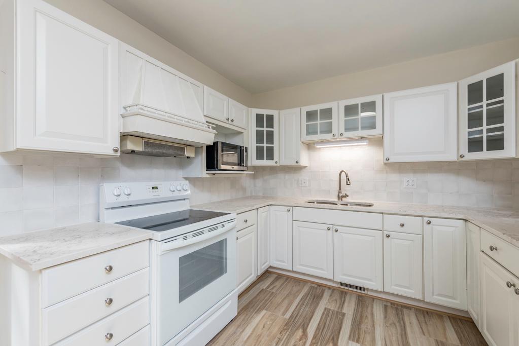 11279 W Russell Road, Winthrop Harbor, IL 60096