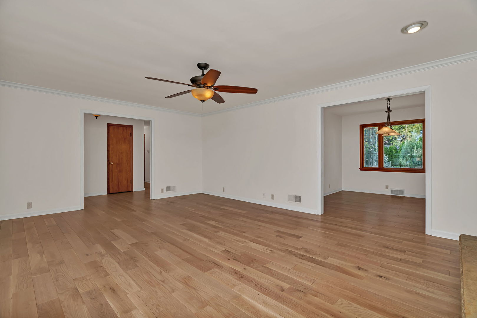206 DAGGETT Avenue, Lockport, IL 60441