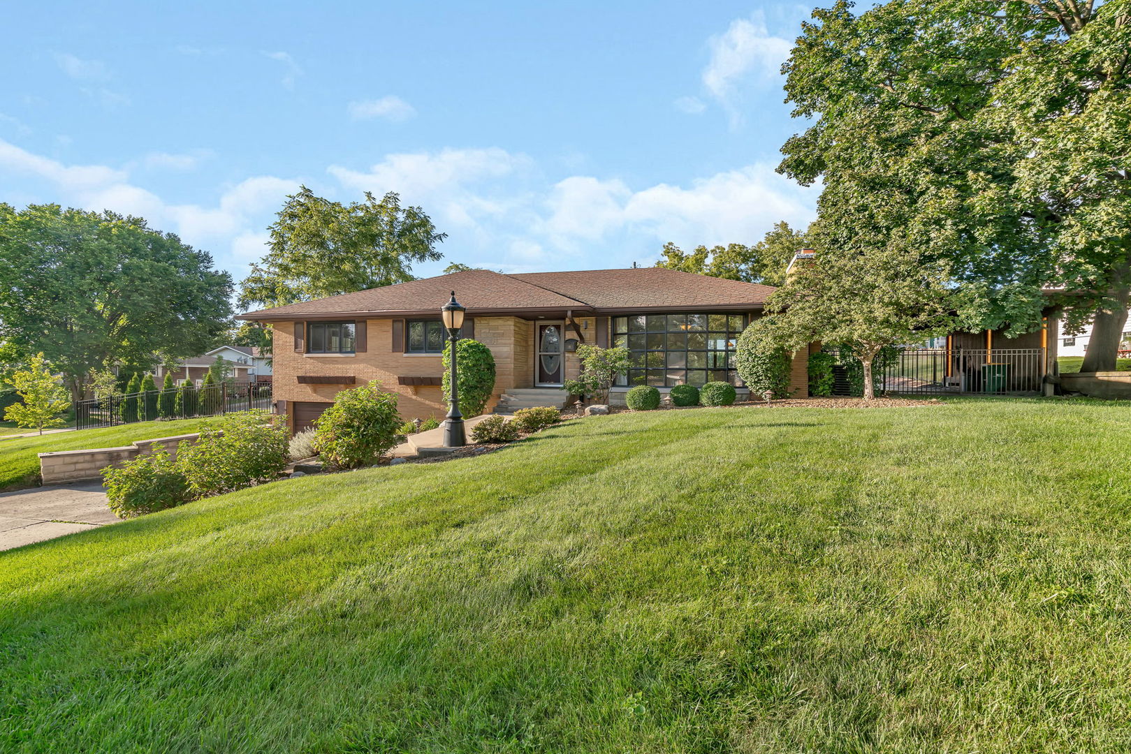 206 DAGGETT Avenue, Lockport, IL 60441