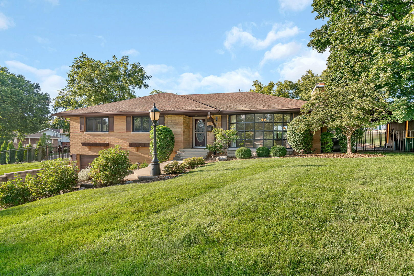 206 DAGGETT Avenue, Lockport, IL 60441