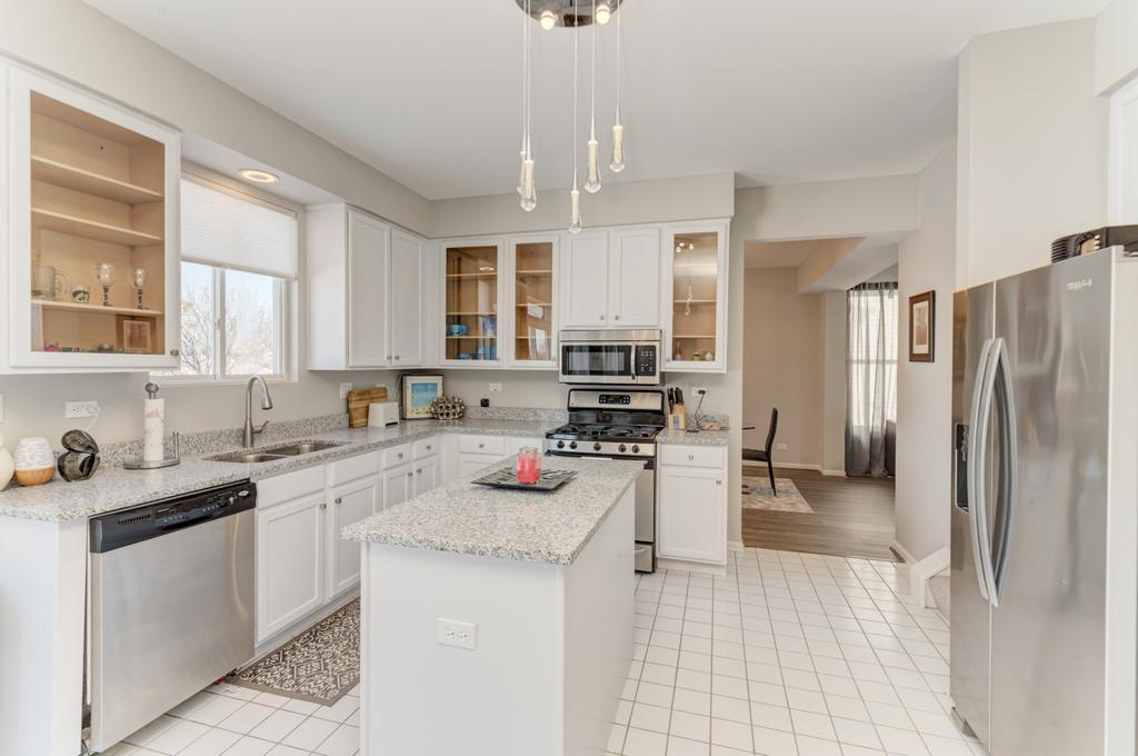 12262 WHITE OAK Drive, Plainfield, IL 60585