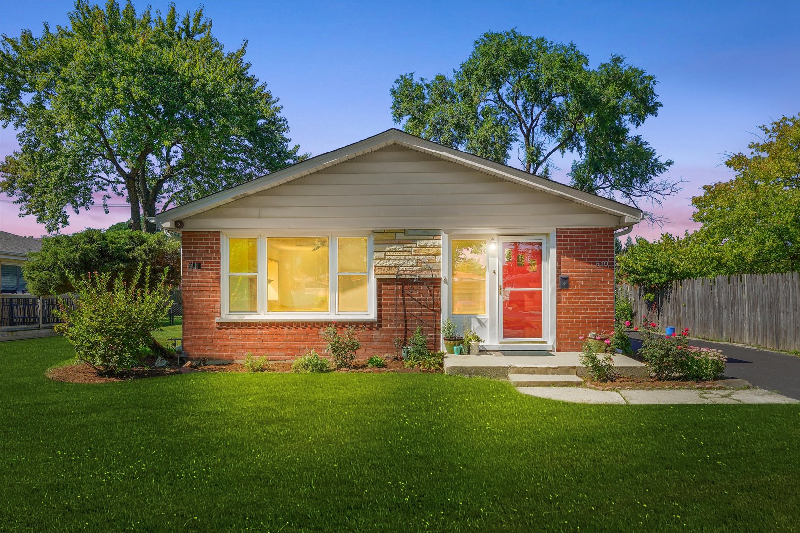 510 S 6th Avenue, La Grange, IL 60525