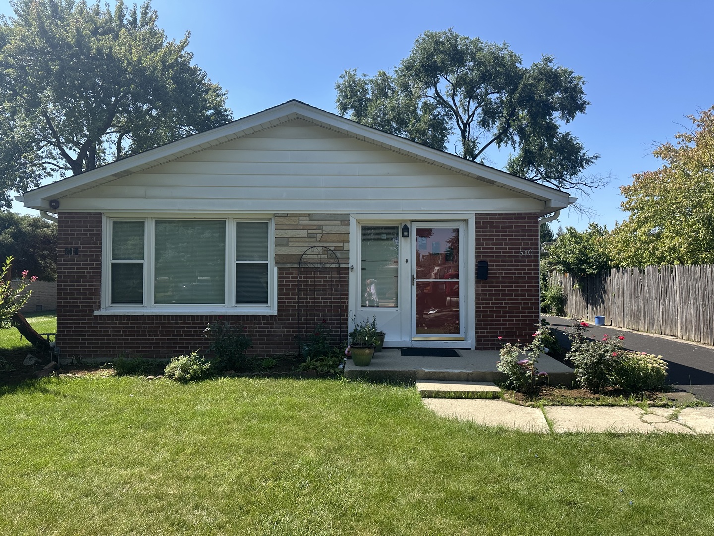 510 S 6th Avenue, La Grange, IL 60525