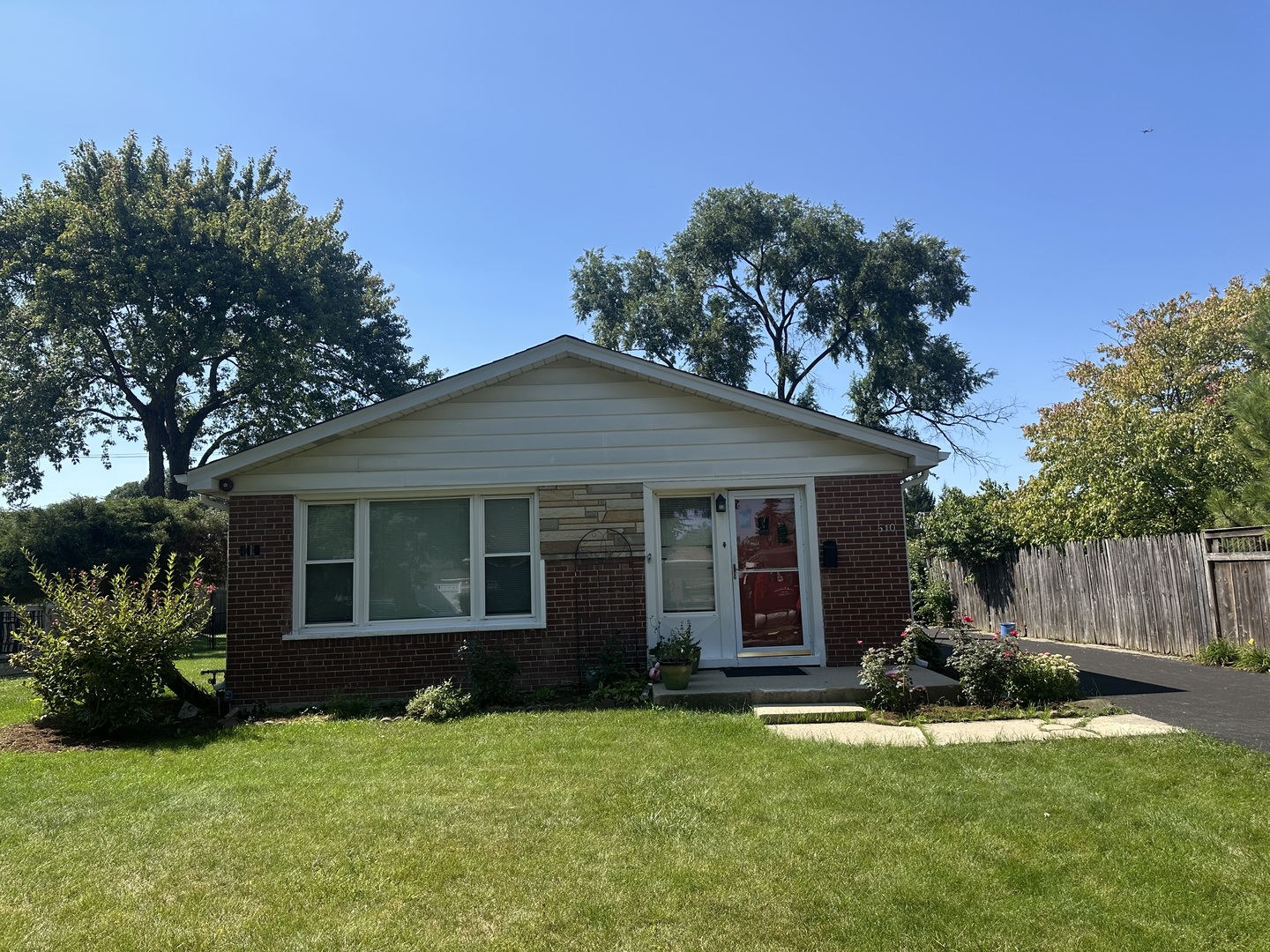 510 S 6th Avenue, La Grange, IL 60525