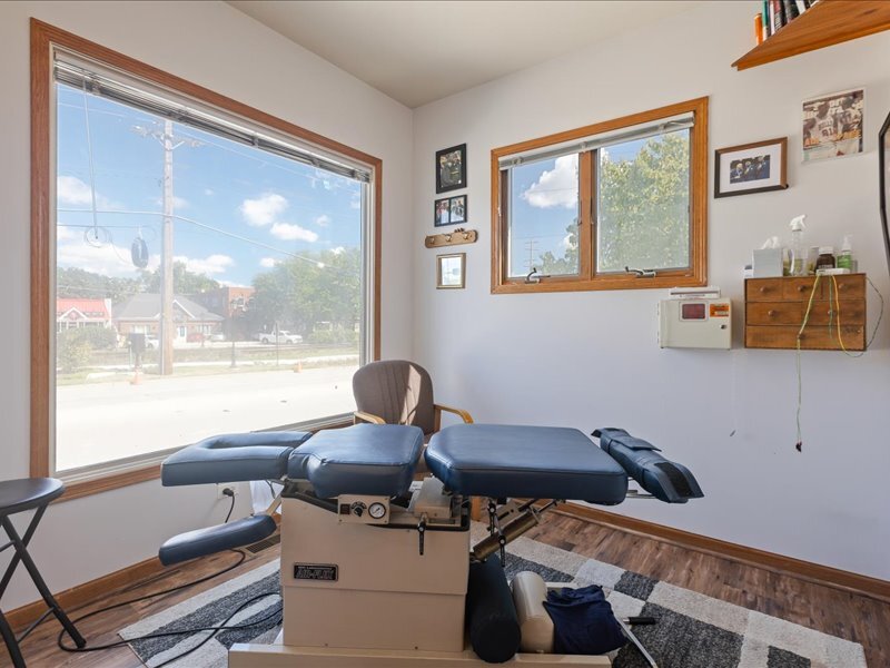 111 W Railroad Avenue, Bartlett, IL 60103