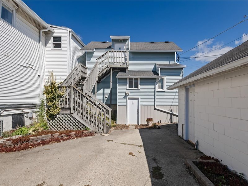 111 W Railroad Avenue, Bartlett, IL 60103