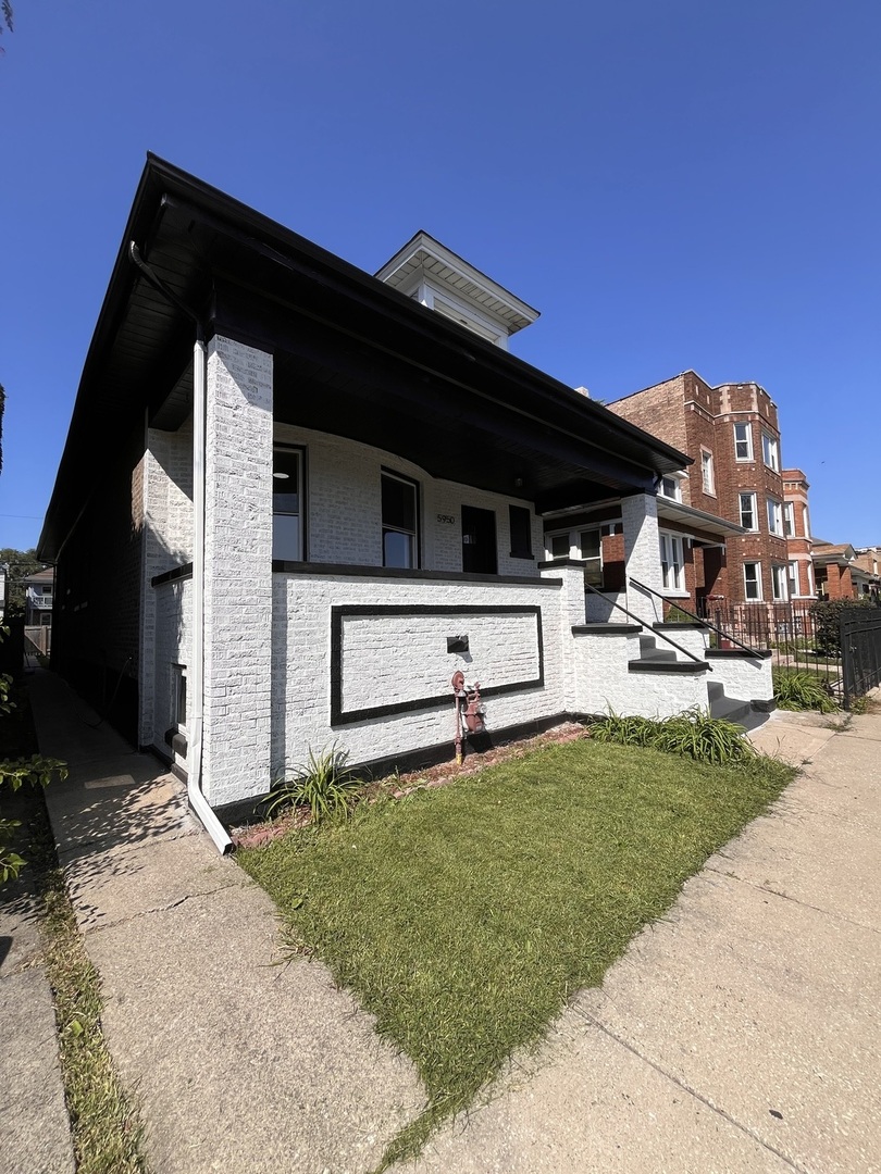 5950 S Artesian Avenue, Chicago, IL 60629
