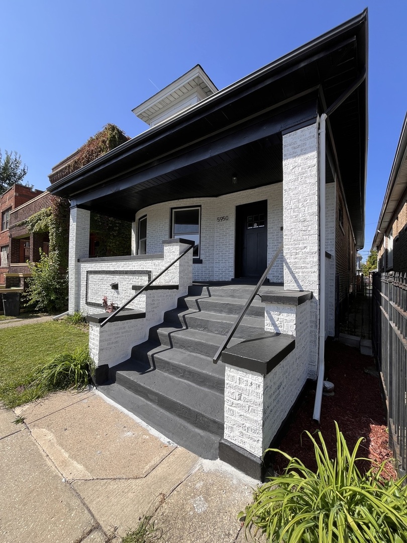 5950 S Artesian Avenue, Chicago, IL 60629