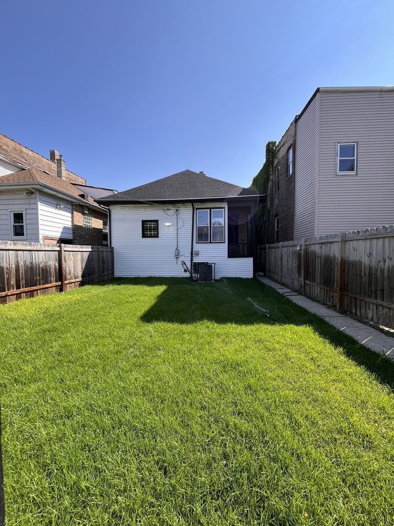 5950 S Artesian Avenue, Chicago, IL 60629