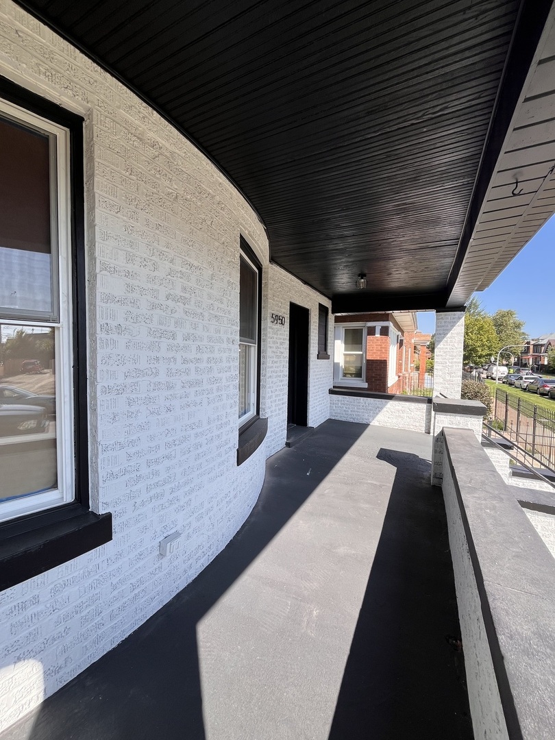 5950 S Artesian Avenue, Chicago, IL 60629