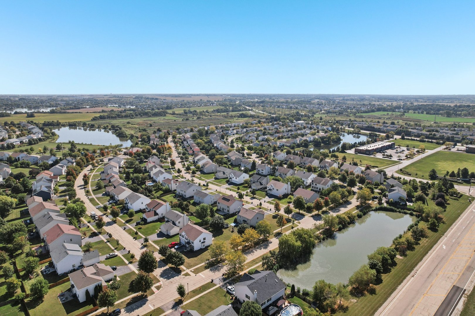 593 W Hamlin Lane, Round Lake, IL 60073