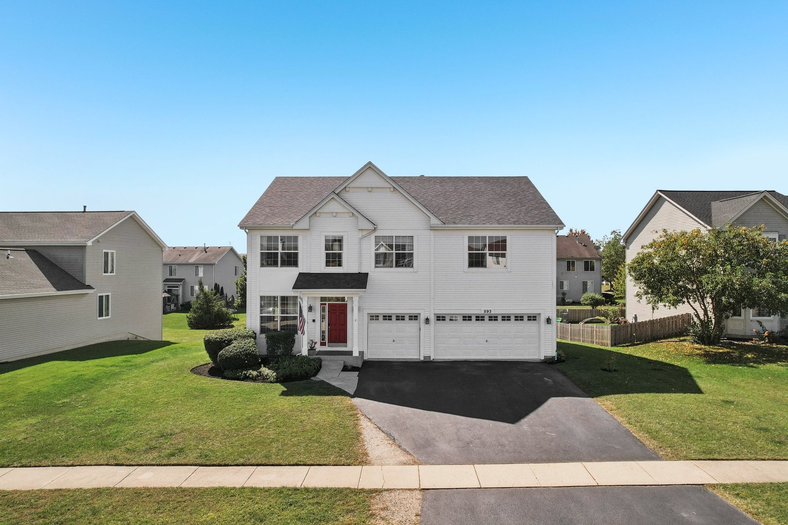 593 W Hamlin Lane, Round Lake, IL 60073