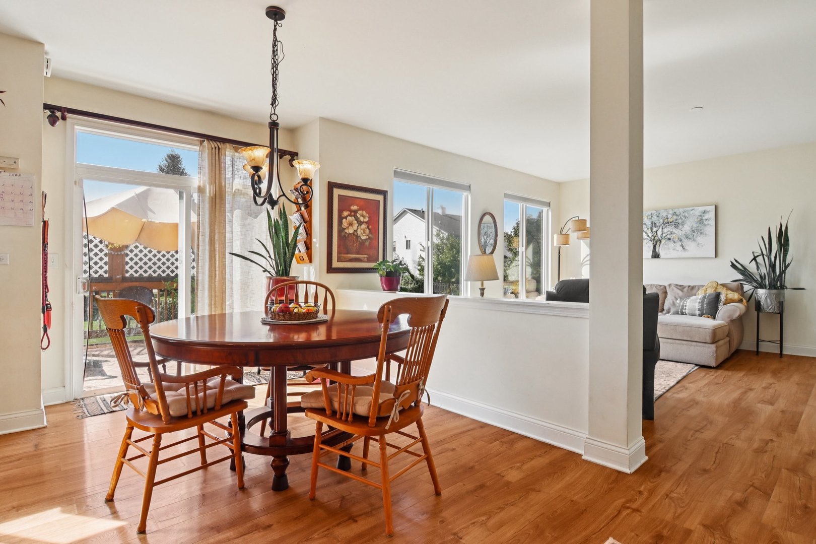 593 W Hamlin Lane, Round Lake, IL 60073