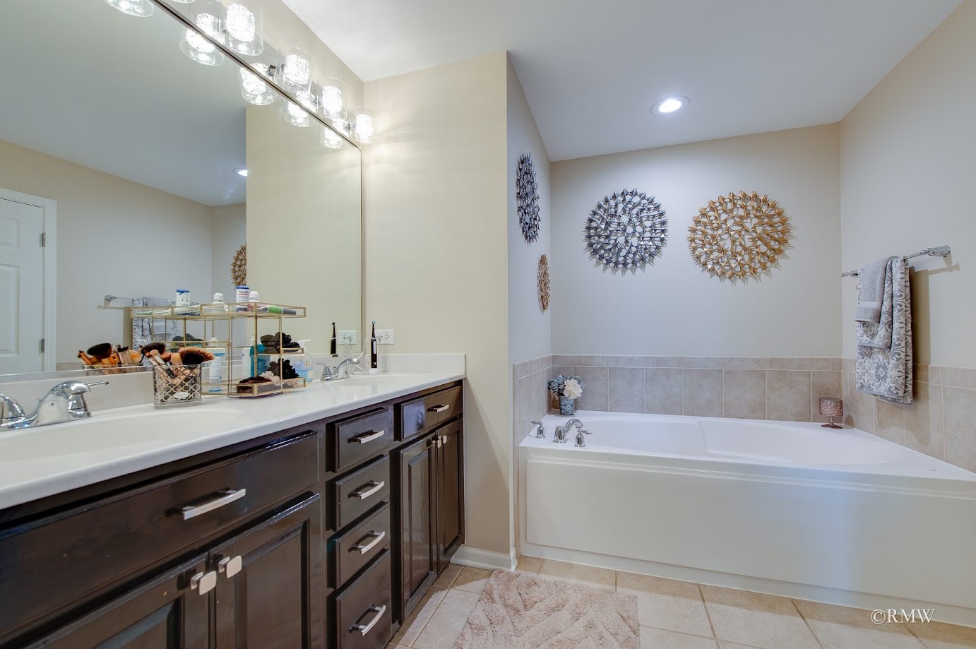 1618 Thornbury Drive #122-4, Bartlett, IL 60103