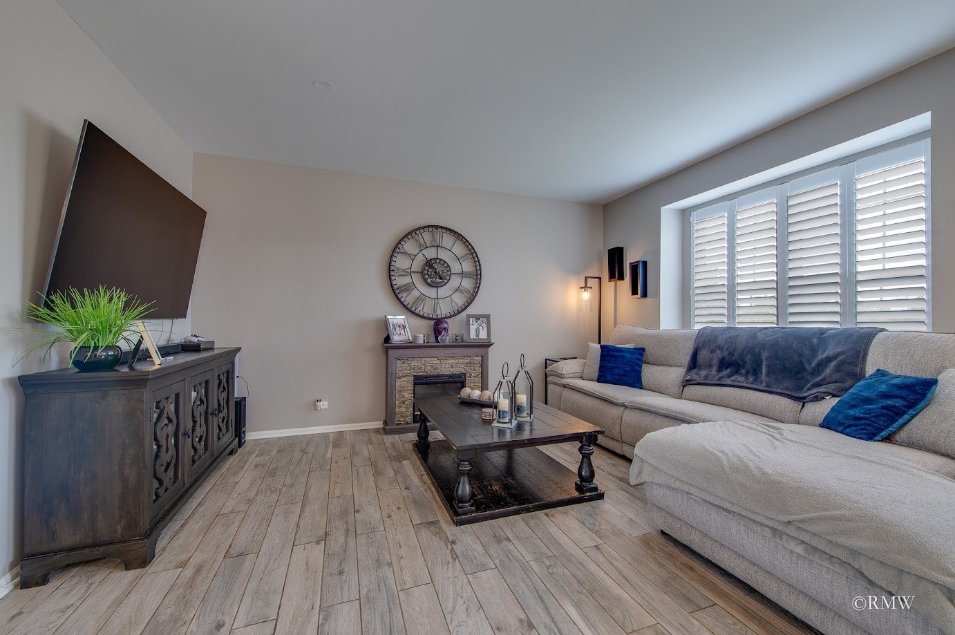 1618 Thornbury Drive #122-4, Bartlett, IL 60103